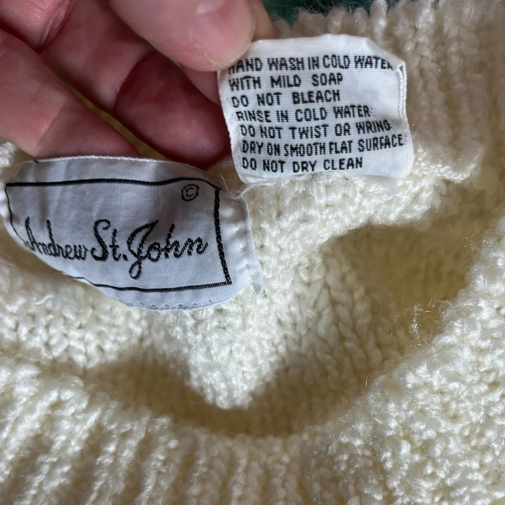 Chunky creamy cozy granny Sweater Pullover -L